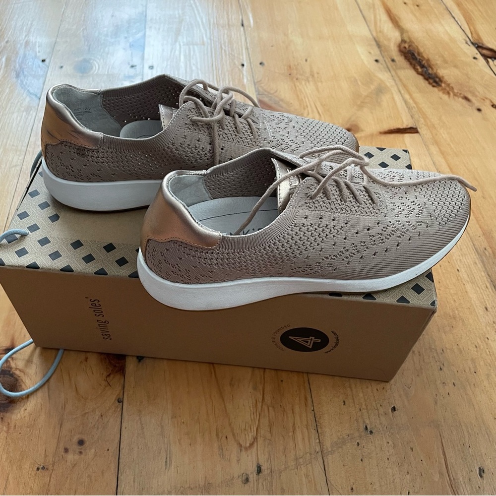 FRANKiE4 DiMiTY Sand size 7